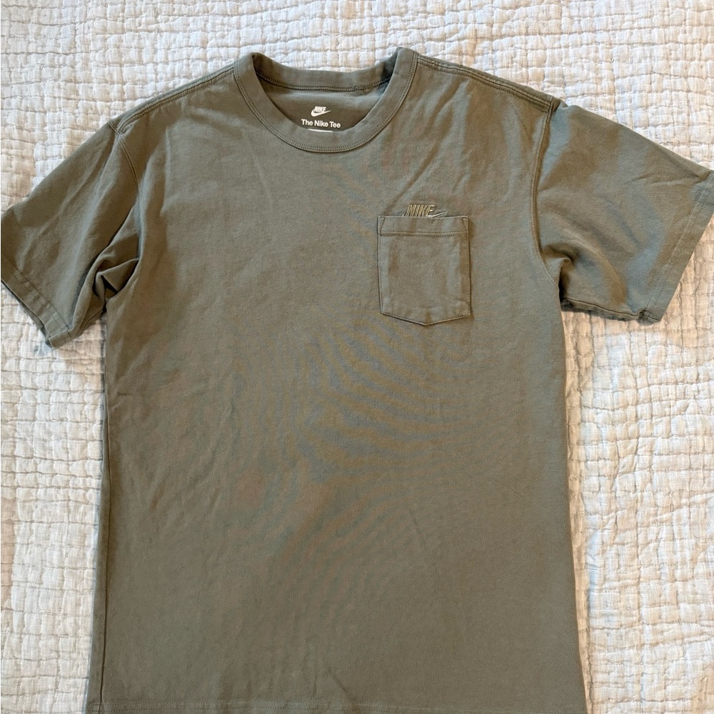 Nike Men's Khaki Short Sleeve Tee